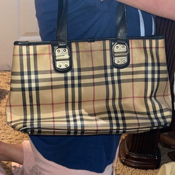 Burberry Classic Print Shoulder Tote Bag - Picture 4 of 6